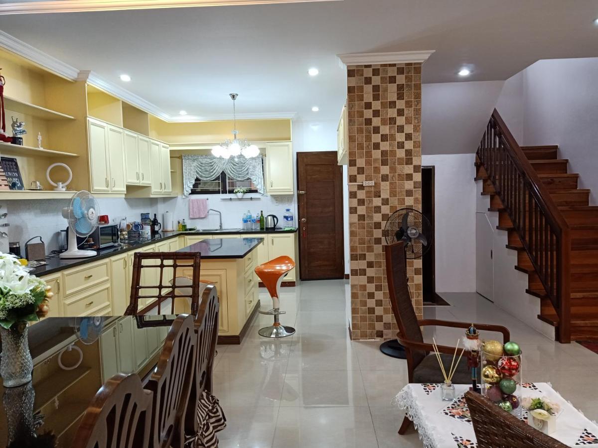 AJ's Haven Lägenhet Cebu Exteriör bild